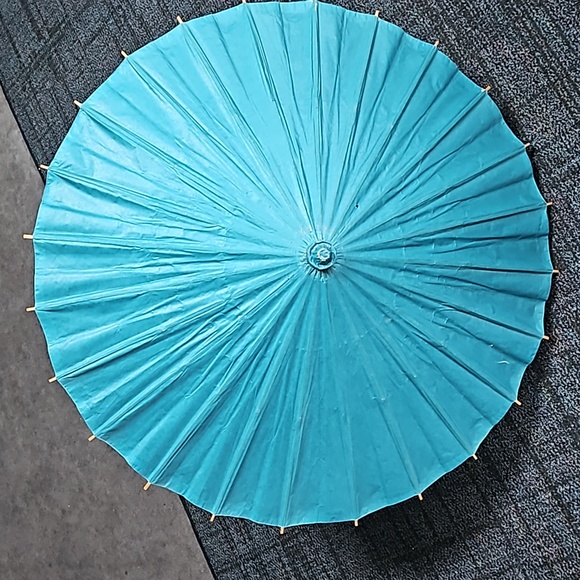 Colorful Aqua Blue Asian inspired paper parasol! - Picture 2 of 9